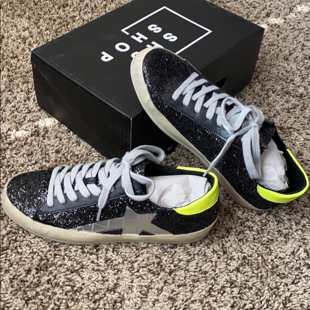Black Sneakers
